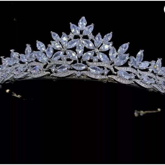 All That Sparkle Is A Unique 8-piece one-of-a-kind  Bridal Accessory Ensemble main image 11
